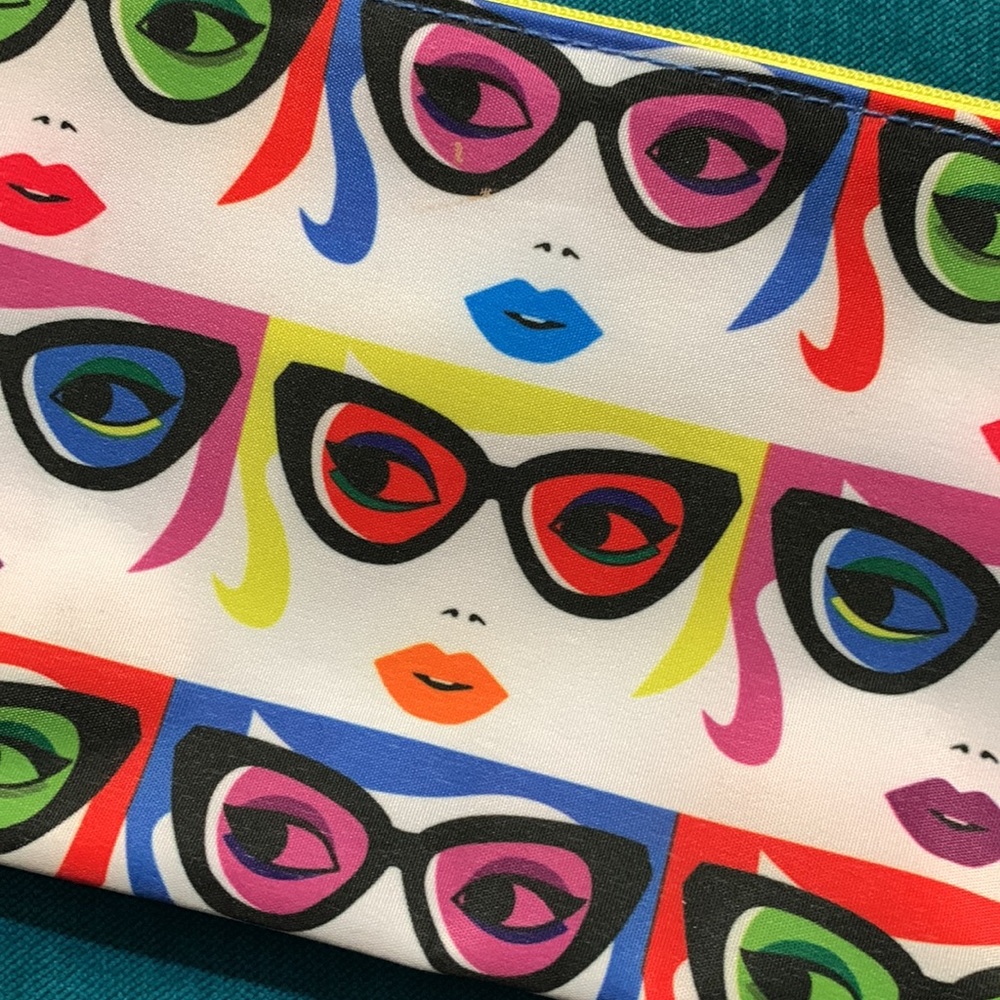 Colorful ipsy pouch - Picture 3 of 5